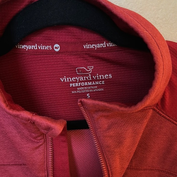 EUC Vineyard Vines Red Lightweight - performance quarter-zip sz small - Picture 2 of 7